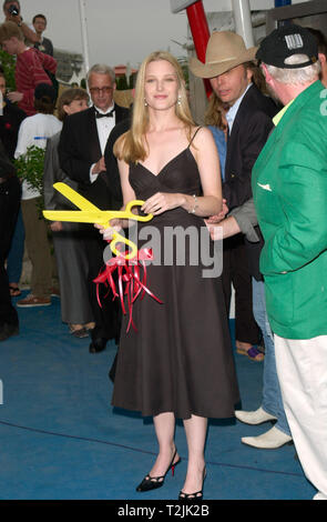 CANNES, FRANCE. 13 mai 2000 : l'actrice Bridget Fonda au Festival de Cannes où elle a ouvert le pavillon américain. Photo : Paul Smith/Featureflash Banque D'Images