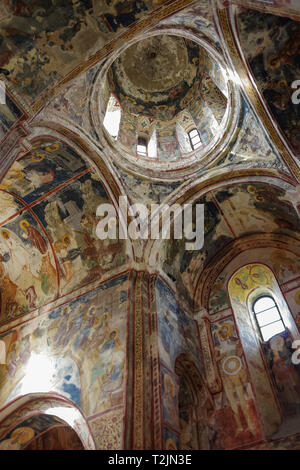 Kutaisi, Géorgie - Août 25,2015 : Intérieur et fresques de l'église dans le monastère de Gelati, de la Vierge Banque D'Images