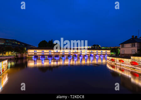 Vue de nuit de Barrage Vauban à Strasbourg, France. Banque D'Images