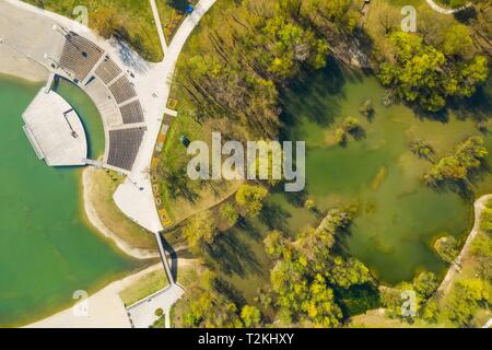 Croatie, Zagreb, ville Bundek lake de drone, vue de dessus, vert recreaction park Banque D'Images