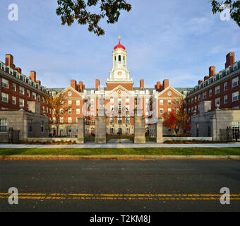 Dunster House, Harvard University. Vue sur la Cour Lounge de Memorial Drive, Cambridge, Massachusetts Banque D'Images