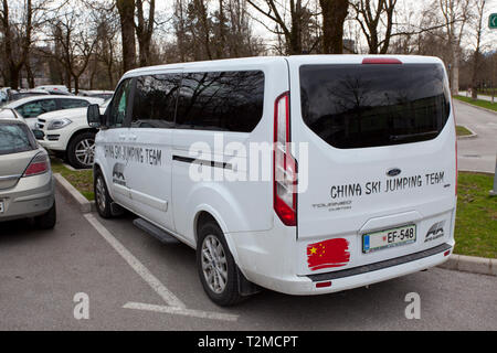 Chine Le Saut à Ski Bus de l'équipe Banque D'Images