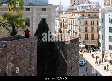 L'Alcazaba de Malaga médiévale datant du 11e siècle, et la vieille ville de Málaga, Málaga, Andalousie, Espagne Europe Banque D'Images
