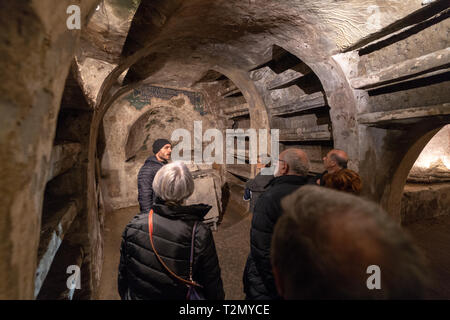 Catacombes de San Gaudioso, Napoli, visita guidata loculi, Banque D'Images