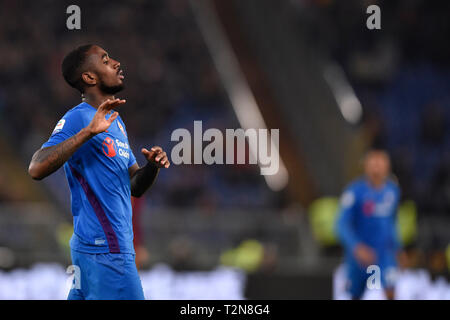 Rome, Italie. 06Th avr, 2019. Gerson de l'ACF Fiorentina célèbre le deuxième but de notation au cours de la Serie A match entre l'AS Roma et de la Fiorentina au Stadio Olimpico, Rome, Italie, le 3 avril 2019. Photo par Giuseppe maffia. Credit : UK Sports Photos Ltd/Alamy Live News Banque D'Images