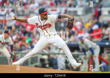 Atlanta, GA, USA. 3ème apr 2019. Le lanceur partant des Atlanta Braves Julio Teheran (49) offre un emplacement en première manche de MLB de l'action entre les Cubs de Chicago et les Braves d'Atlanta à la SunTrust Park à Atlanta, GA. Jonathan Huff/CSM/Alamy Live News Banque D'Images