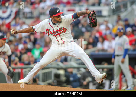 Atlanta, GA, USA. 3ème apr 2019. Le lanceur partant des Atlanta Braves Julio Teheran (49) offre un emplacement en première manche de MLB de l'action entre les Cubs de Chicago et les Braves d'Atlanta à la SunTrust Park à Atlanta, GA. Jonathan Huff/CSM/Alamy Live News Banque D'Images