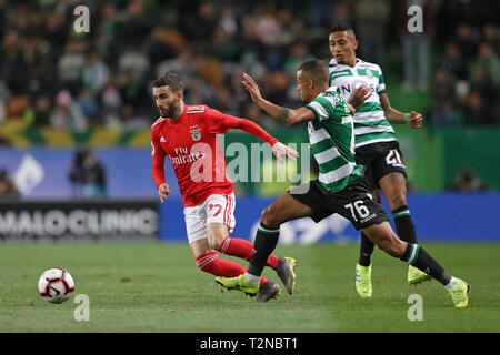 Lisbonne, Portugal. 06Th avr, 2019. Rafa Silva de SL Benfica en action lors de la Coupe du Portugal Placard 2018/2019, 2ème main - demi-finale match de foot entre Sporting CP vs SL Benfica. (Score final : Sporting CP 1 - 0 SL Benfica) Credit : SOPA/Alamy Images Limited Live News Banque D'Images