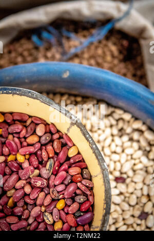 Les haricots secs pour la vente , marché , Kigali Rwanda Kimironko Banque D'Images
