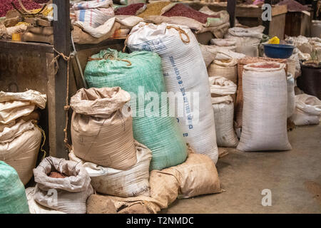 Les haricots secs pour la vente du marché de Kimironko , Kigali Rwanda Banque D'Images
