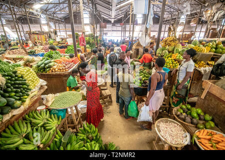 Produits frais à vendre , marché , Kigali Rwanda Kimironko Banque D'Images