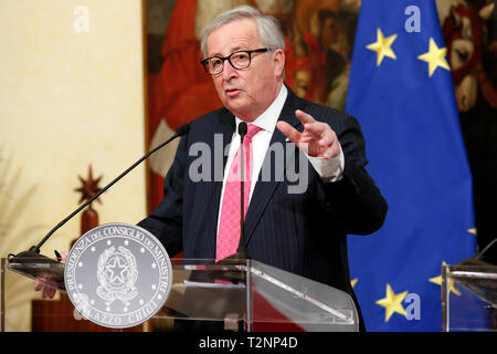 L'Italie, Rome, 02 avril, 2019 : Jean Claude Juncker, président de la Commission européenne, au cours de la conférence de presse au Palais Chigi. Photo Remo C Banque D'Images