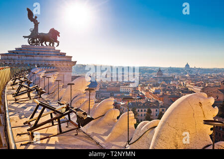 Ville éternelle de Rome Terrazza delle Quadrighe de vue, capitale de l'Italie Banque D'Images