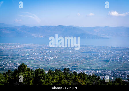 Vue sur le Lac Erhai de Cangshan mountain, Dali, Yunnan Province, China Banque D'Images