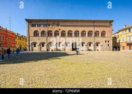 Le palais de l'Évêché par la Piazza Duomo, Parme, Italie. Banque D'Images