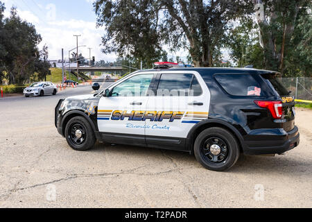 20 mars 2019 Lac Elsinore / CA / USA - Comté de Riverside voiture de police garée à l'Walker Canyon trailhead Banque D'Images