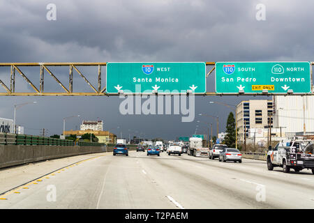 Le 20 mars 2019 Los Angeles / CA / USA - en passant par Los Angeles en direction de Santa Monica sur un jour nuageux Banque D'Images