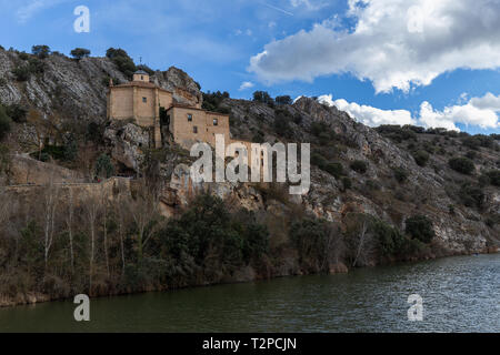 Église de San Saturio à côté de la rivière Duero à Soria Banque D'Images