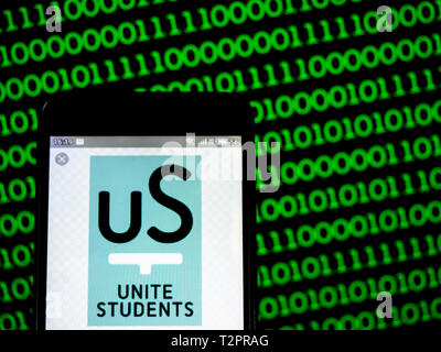 Sur cette photo, l'illustration a UNITE UNITE (groupe d'étudiants) vu le logo affiché sur un téléphone intelligent. Banque D'Images