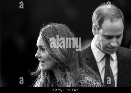 UK, Londres : le duc et la duchesse de Cambridge laisser brancher uniquement le siège social le 19 novembre 2013. Banque D'Images