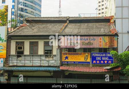 Les bâtiments traditionnels sur Jalan Wong Ah fou dans le quartier des affaires de Johor Bahru, Malaisie Banque D'Images