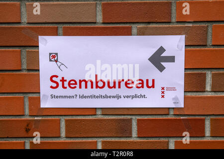Inscrivez-bureaux de vote à Amsterdam aux Pays-Bas 2019 Banque D'Images