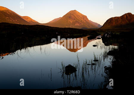 Lumière du soir sur Marsco, Glen Sligachan, Isle of Skye, Scotland Banque D'Images