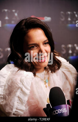L'actrice Katie Holmes arrive sur le tapis rouge pour la présentation STXfilms CinemaCon's "l'état de l'industrie : Passé, présent et futur" au Colosseum du Caesars Palace, le 2 avril 2019 à Las Vegas, Nevada. Banque D'Images