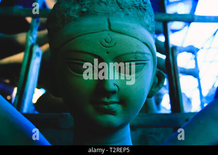 Kumartuli, Bengale occidental, Inde, 2016 : Sous-modèle en argile de 'Maa Durga Devi' en construction dans Kumortuli est, quartier des potiers traditionnels en Amérique du Banque D'Images