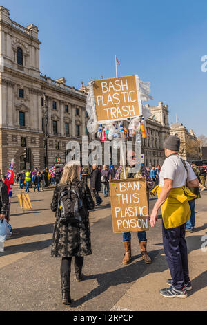 Le 29 mars 2019. Londres. Brexit quitter signifie laisser protester au Parlement Square Londres Banque D'Images