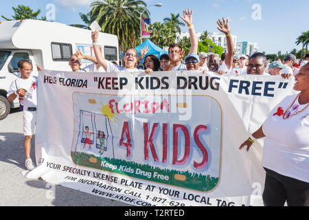 Miami Beach Florida,AIDS Walk Miami,Care Resource,run,HIV,Epidemic,Community Resource,Benefit,charité,collecteur de fonds,étudiants,bénévoles Banque D'Images