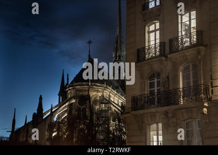 Vue nocturne de Notre Dame de l'Ile Saint Louis, Paris Banque D'Images