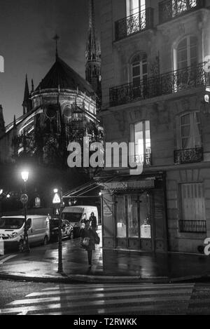 Vue nocturne de Notre Dame de l'Ile Saint Louis, Paris Banque D'Images