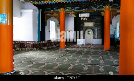 Vue intérieure de la mosquée dungan à Karakol au Kirghizistan Banque D'Images