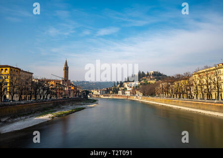 Vue panoramique de Vérone le fleuve Adige. Région Vénétie. Italie Banque D'Images