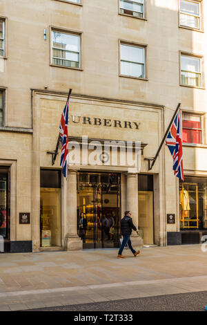 Avril 2019. Londres. Une vue de la boutique Burberry sur Bond Street à Londres Banque D'Images