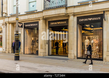 Avril 2019. Londres. Une vue de la boutique Emporio Armani sur Bond Street à Londres Banque D'Images