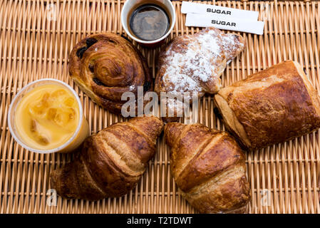 Assortiment de pâtisseries, croissant, pain au chocolat Pain au raisin Banque D'Images