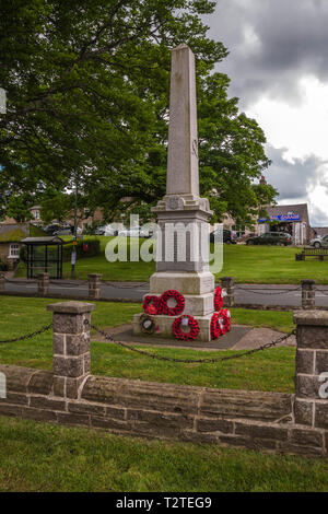 Le monument aux morts dans le village de Middleton en,fr,de Teesdale Durham Angleterre en mémoire de ceux qui sont morts en WW1 et WW2 Banque D'Images