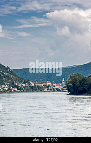 Dürnstein sur les rives du Danube, la Wachau (Autriche) ; Dürnstein an der Donau Banque D'Images