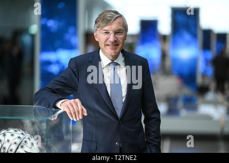 Friedrichshafen, Allemagne. Le 04 Avr, 2019. Wolf-Henning Scheider, président du conseil d'administration de la société ZF Friedrichshafen AG, sera dans le Forum ZF après la conférence de presse annuelle. Crédit : Felix Kästle/dpa/Alamy Live News Banque D'Images