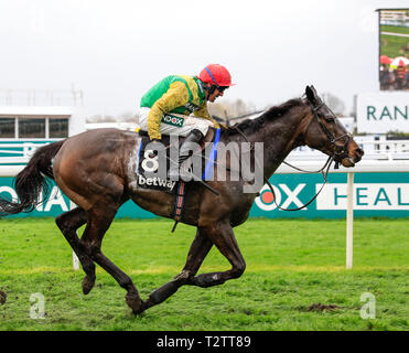 Hippodrome d'Aintree, Aintree, UK. 4ème apr 2019. Le Grand National 2019 festival, jour 1 ; Supasundae monté par Robbie Power remporte le crédit d'Aintree Hurdle Betway : Action Plus Sport/Alamy Live News Banque D'Images