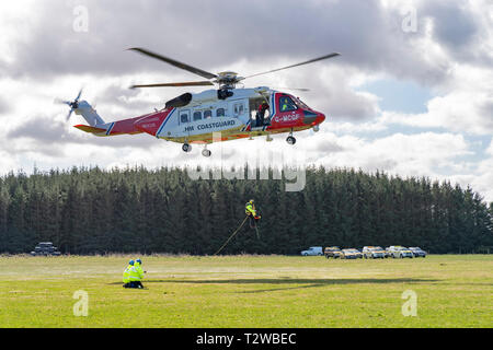 C'est un exercice d'entraînement de l'HMCG par rapport au nouveau personnel à l'Aérodrome de Boyndie, Aberdeenshire, Ecosse le samedi 30 mars 2019. Photographié b Banque D'Images