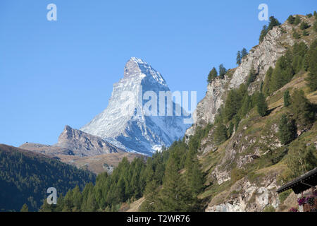 Le Cervin vu depuis la périphérie de Zermatt. Banque D'Images