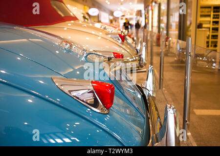 Poznan - Pologne / 28 mars 2019 Exposition de voitures Jaguar Classic Banque D'Images