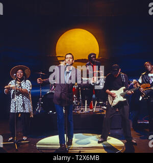 Stephan Remmler, deutscher Sänger, mit Band, Deutschland 1987. Chanteur allemand Stephan Remmler en spectacle avec son groupe, Allemagne 1987. Banque D'Images