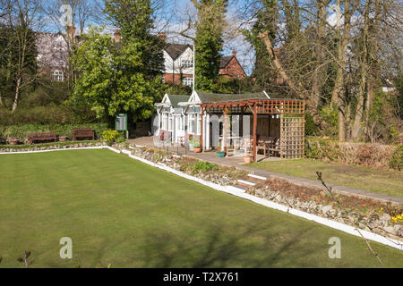 Le club house et Bowling Green à Moor extérieure Bowling Club sur la lande couverte Estate dans Harborne, Birmingham Banque D'Images