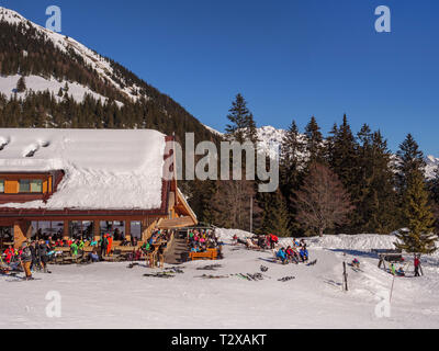 Sports d'hiver, alp Untermarkter Alm, ski area Tröpolach 83, Imst, Tyrol, Autriche, Europe Banque D'Images