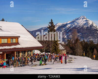 Sports d'hiver, alp Untermarkter Alm, ski area Tröpolach 83, Imst, Tyrol, Autriche, Europe Banque D'Images