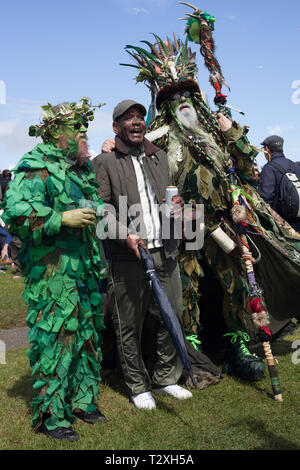 Les participants dans leur fabuleux costume vert à Jack in the Green fête le week-end du premier mai, West Hill, Hastings, East Sussex, UK Banque D'Images